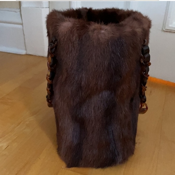 CHANEL Fur Purse - Picture 2 of 11